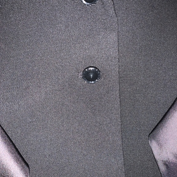 Tahari front ribbon tie blazer. Worn once,‎ maybe. - Picture 3 of 5